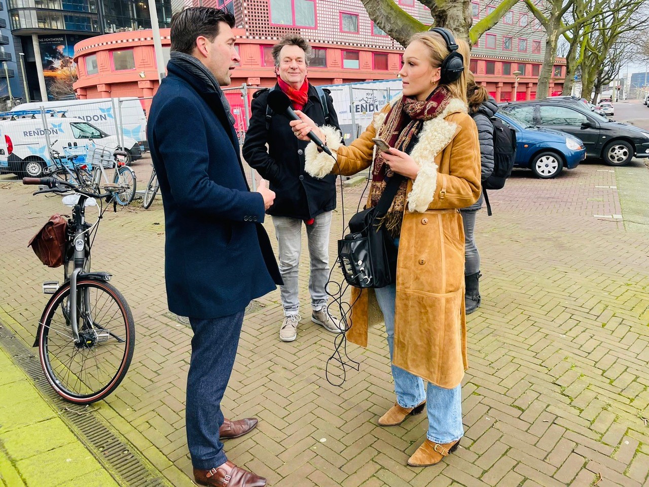 Femke doet verslag met de Comrex NX Portable Den Haag FM met de Comrex NX Portable